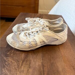 Nfinity cheer shoes size 10